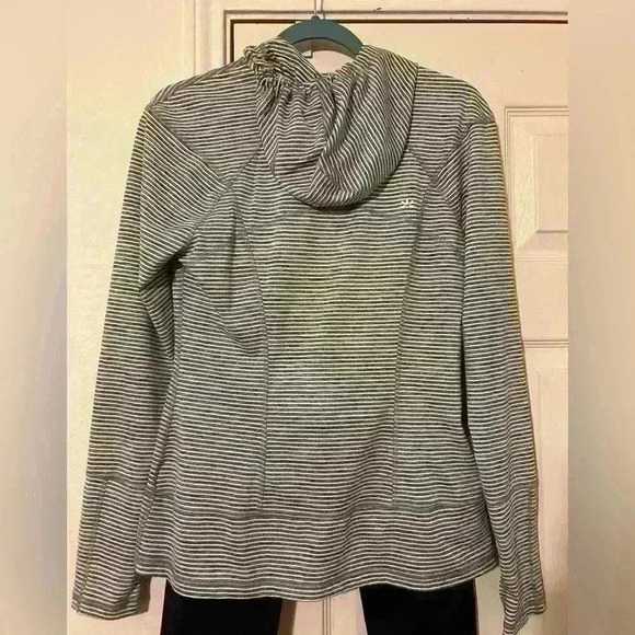 Lukka zip up light weight hoodie with matching leggings - Picture 4 of 8